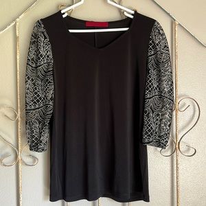 LOVE SCARLETT. NWT. WOMENS TOP. SIZE S. BLACK